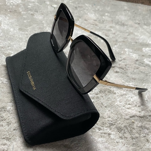 SOLD. BRAND NEW Dolce and Gabbana Sunglasses - Picture 2 of 5
